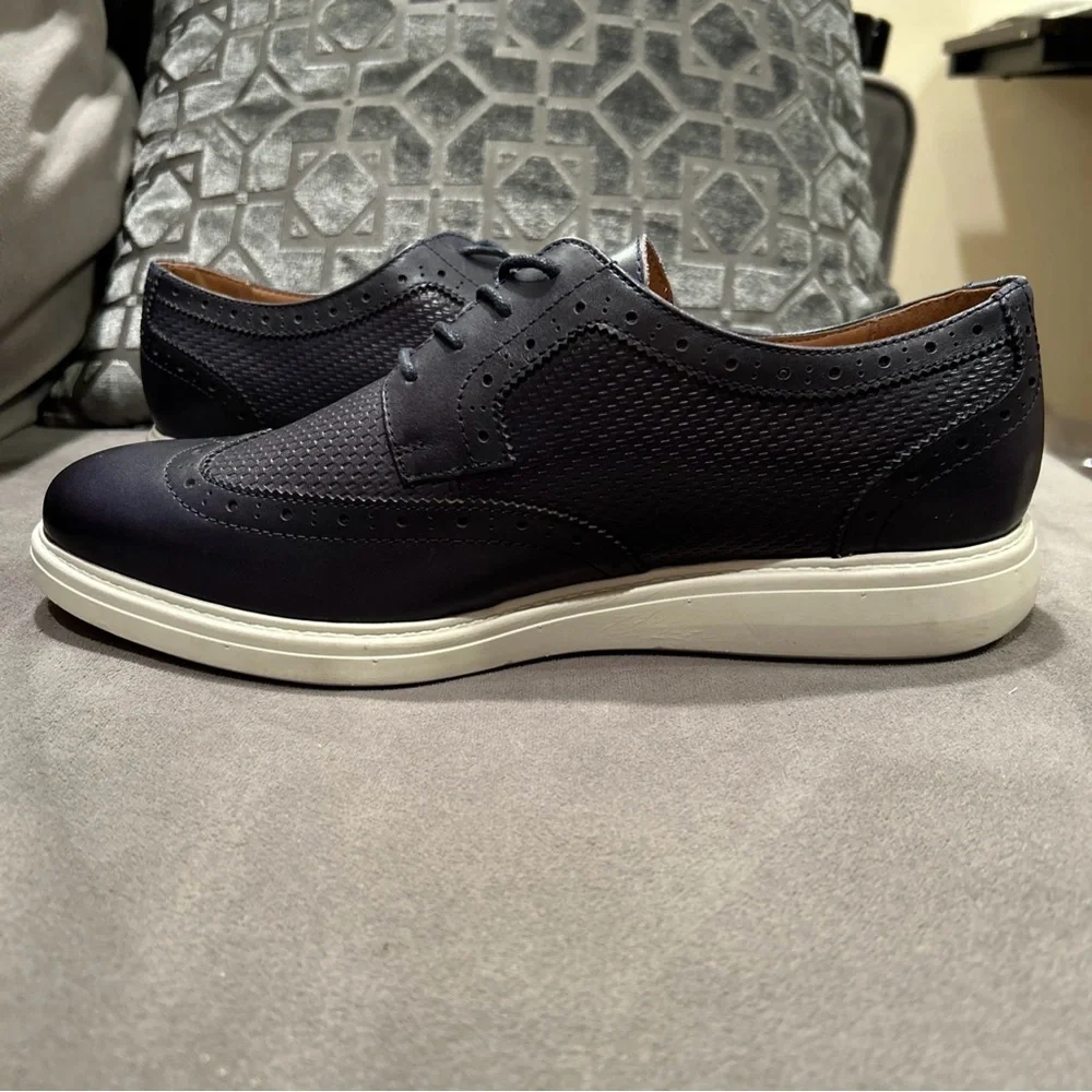 LA Milano Palmer Men’s Leather Navy Wingtip Oxfords Lace Dress Shoe Sz 10 1/2